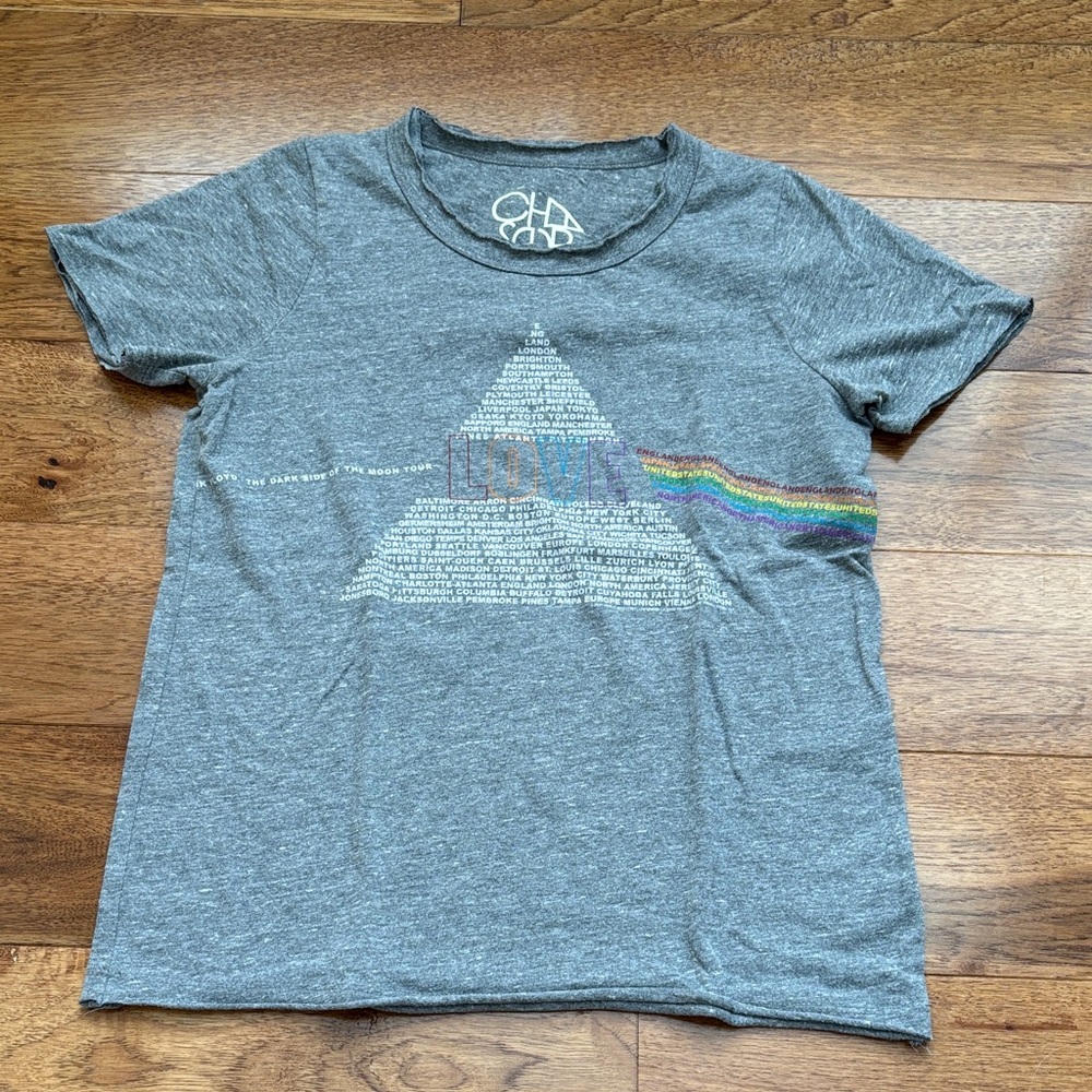 Pink Floyd Gray Graphic T-Shirt with Rainbow Design